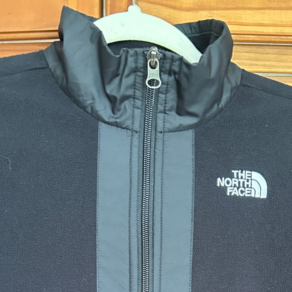 The North Face fleece 1/2 zip Black Pullover size Youth Large 14/16